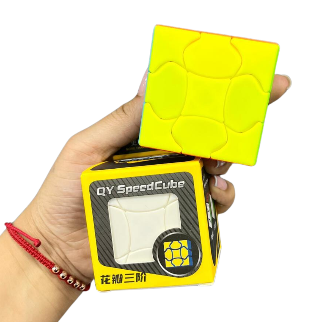 RUBIK 3X3 FLUFFY QIYI STICKERLESSS
