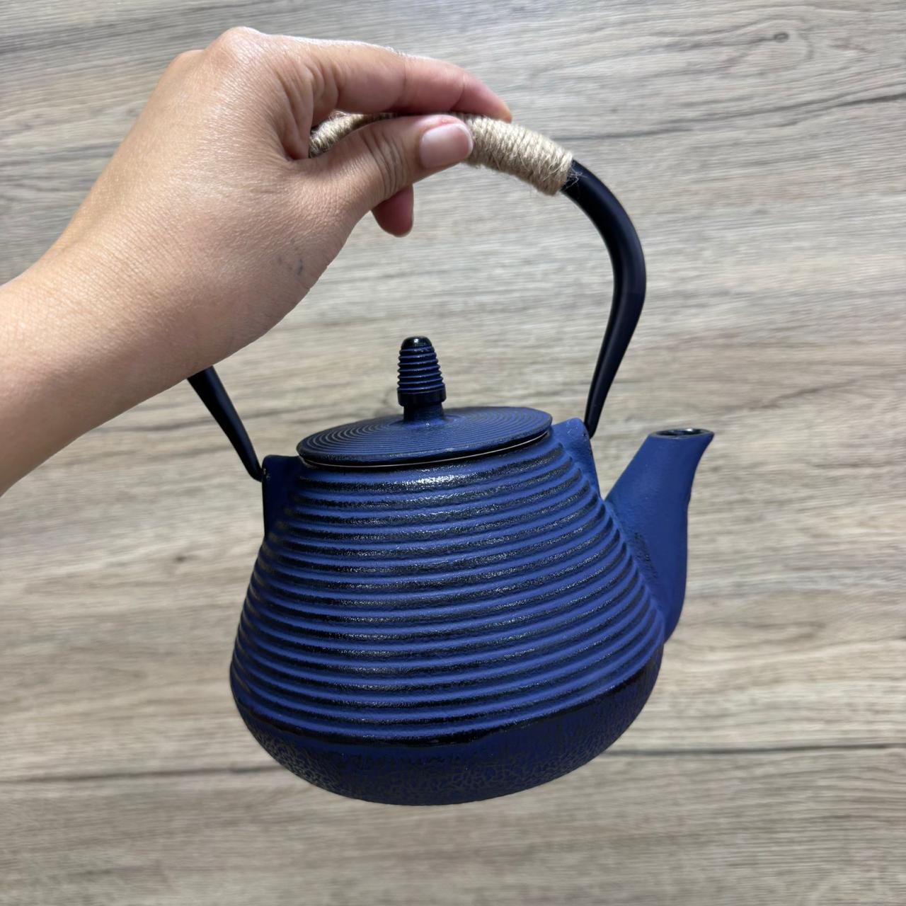 TETERA HIERRO FUNDIDO 900ML