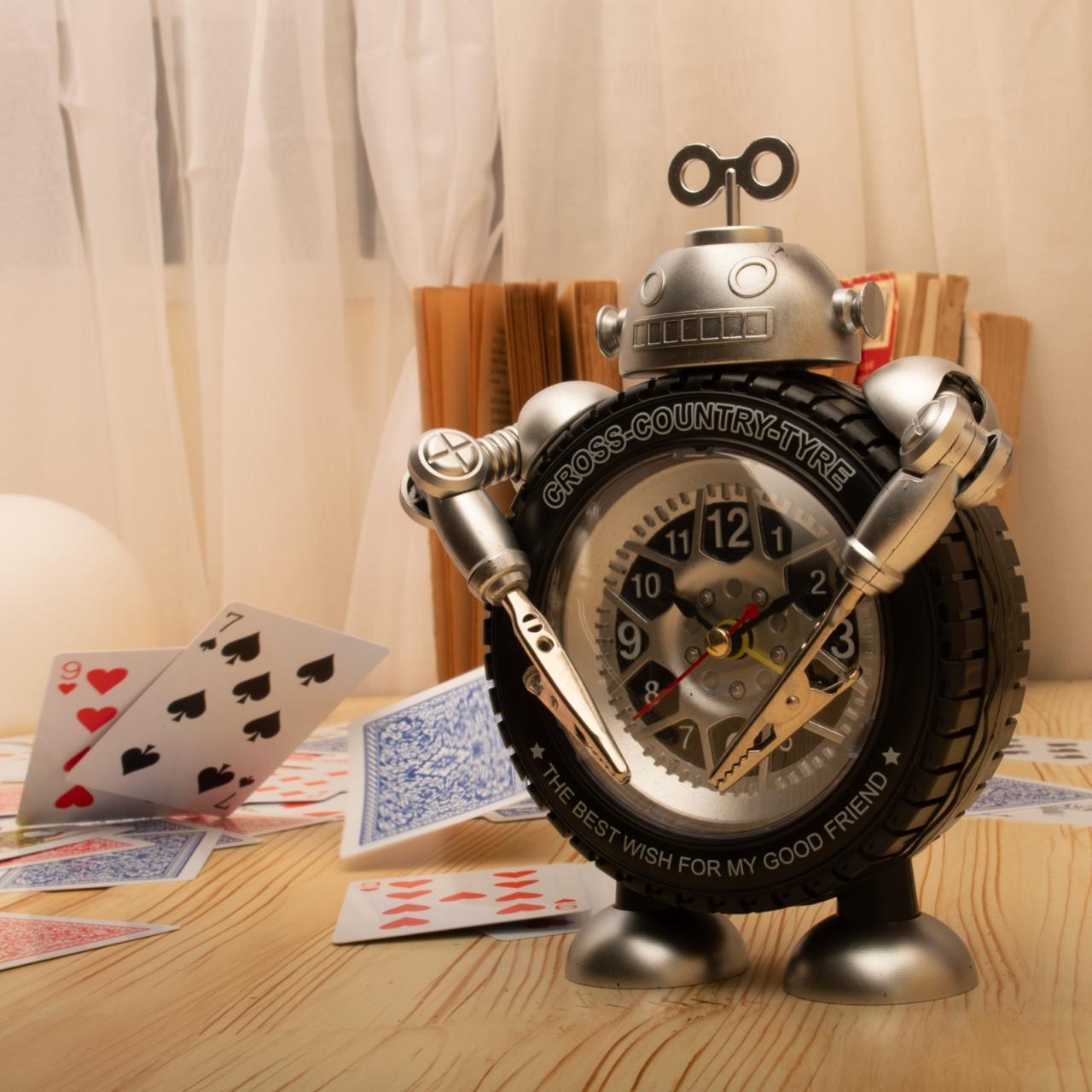 RELOJ DESPERTADOR LLANTA ROBOT