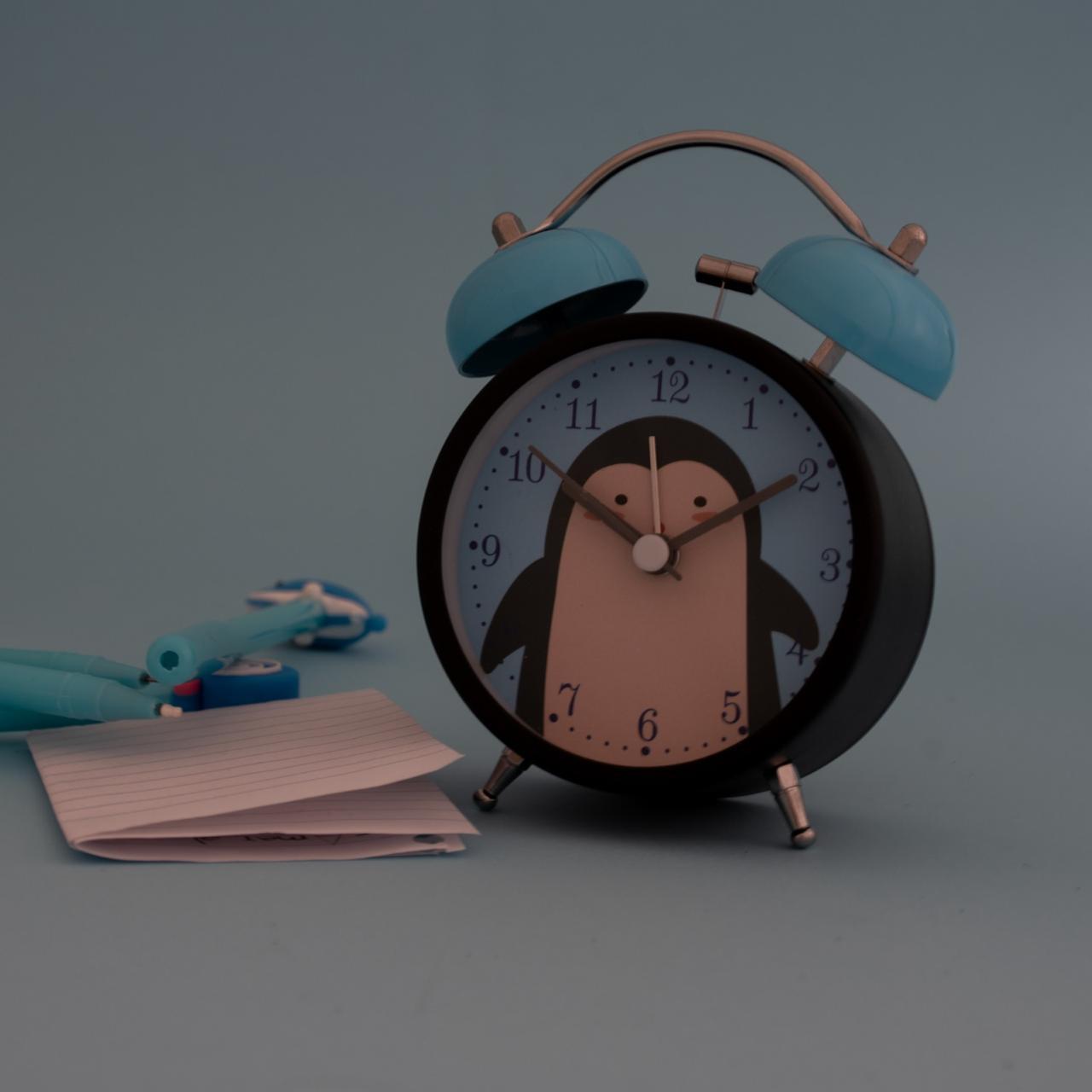 RELOJ DESPERTADOR CAMPANA BICOLOR